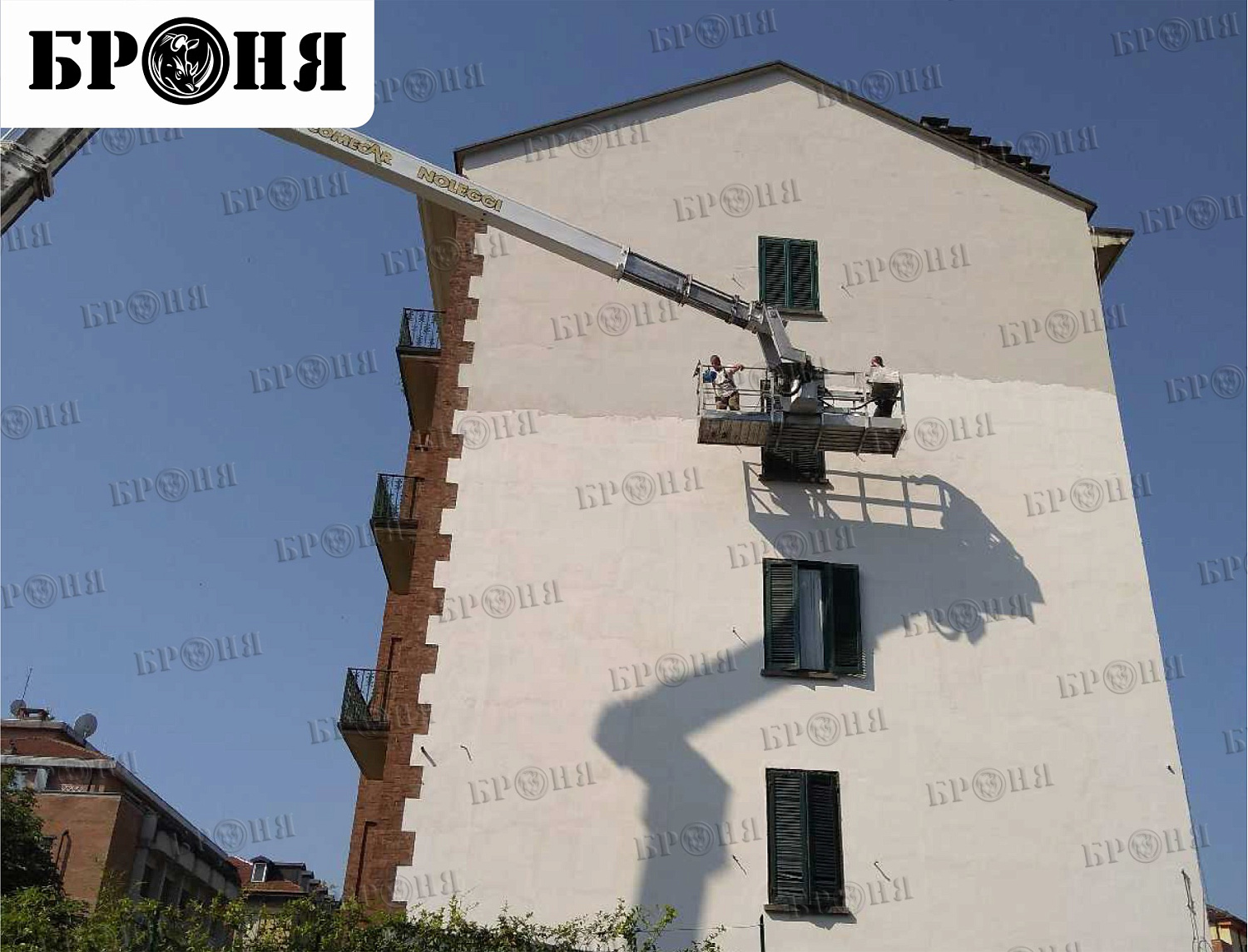 Very cool! Complex application of thermal insulation Bronya on a residential building in the center of Turin, Italy (photo)