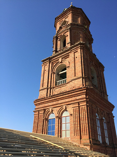 Bronya Light for insulating the roof of the refectory of the church of Dmitry Solunsky. from. Loznoe, Dubovsky district, Volgograd region (photo)