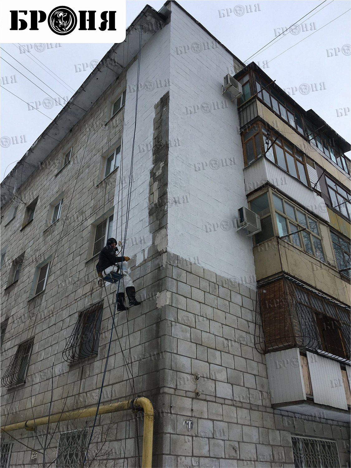 Волгоград, Броня Фасад на углу пятиэтажного жилого дома 